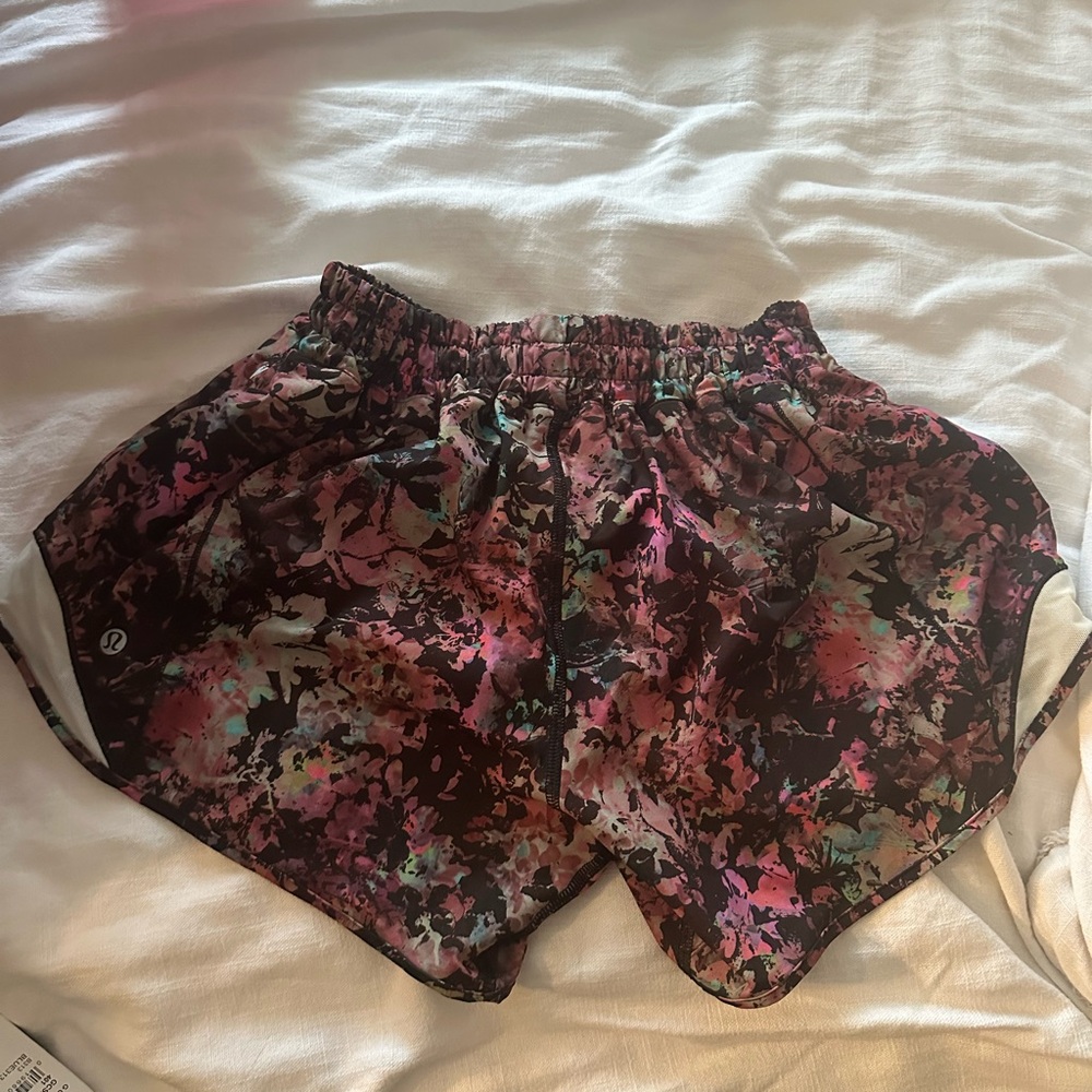 Patterned lululemon hottie hot shorts
